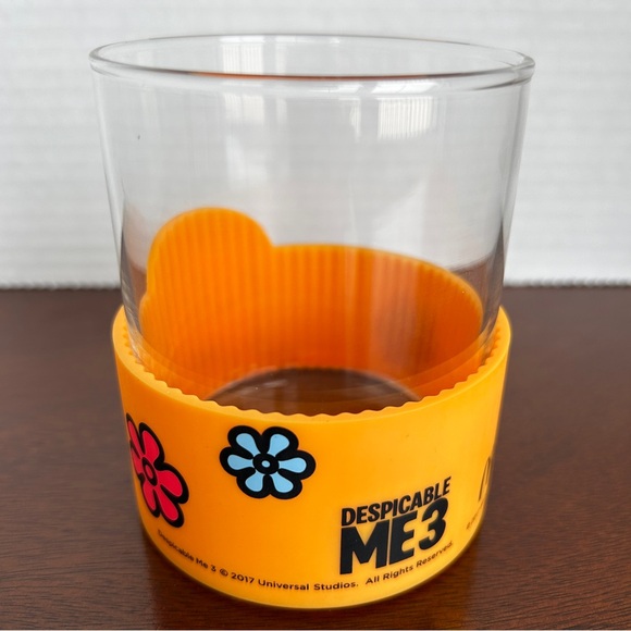 MINIONS DRINKING GLASSES 2017 MCDONALD'S UNIVERSAL STUDIO DESPICABLE ME 3 MOVIE - Picture 4 of 14
